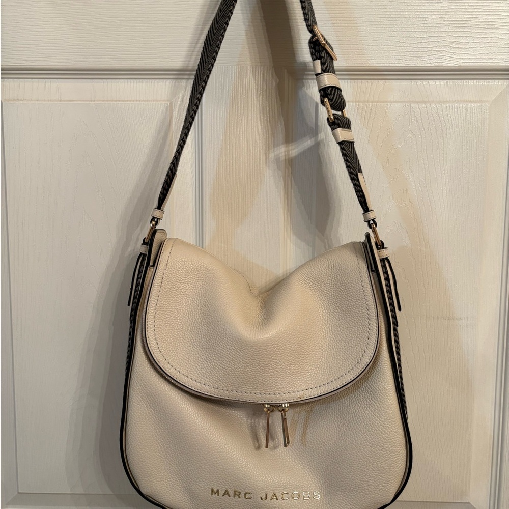 Marc Jacobs Cream and Black Leather Shoulder Bag